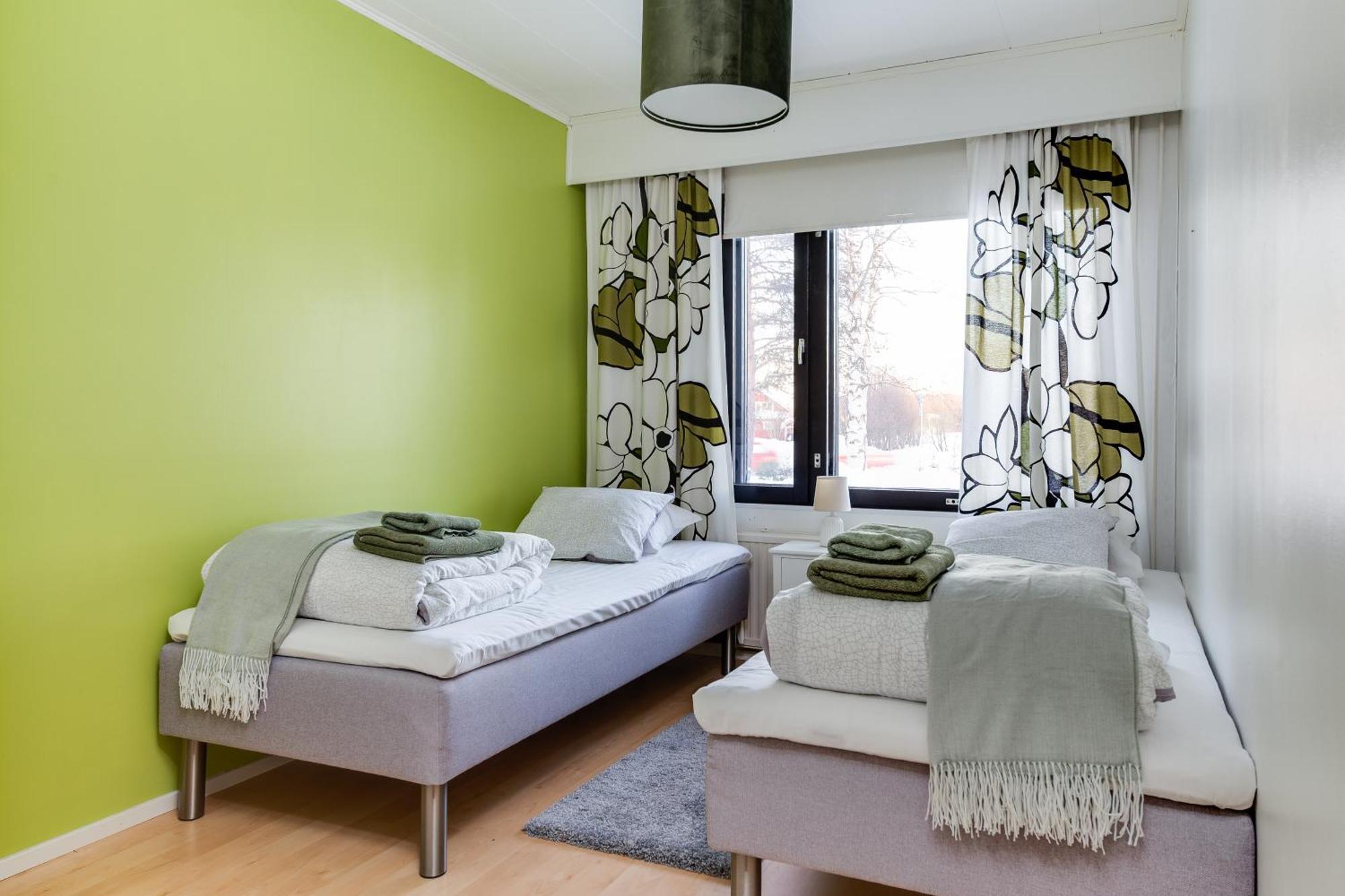 Cozy Five Bedroom House Сasa de vacaciones *